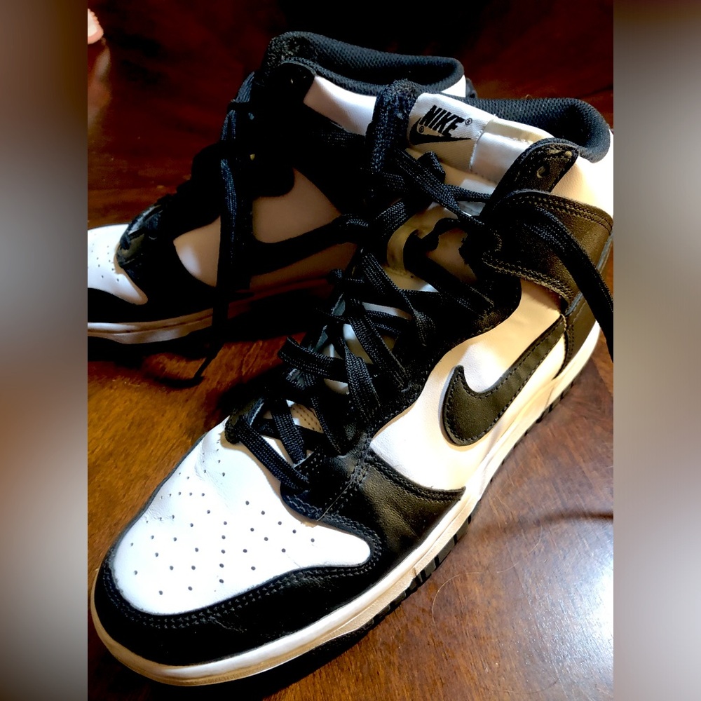 Nike Dunk High Black White Panda DD1399-105 Men’s size 9.5 Women 11